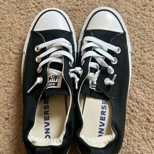 Black converse never worn!